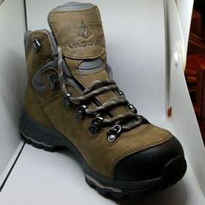 NWOT Vasque Hiking Boots